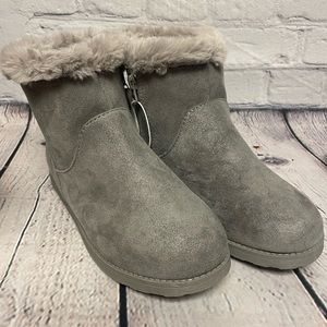 Girls Cat & Jack boots, NWT